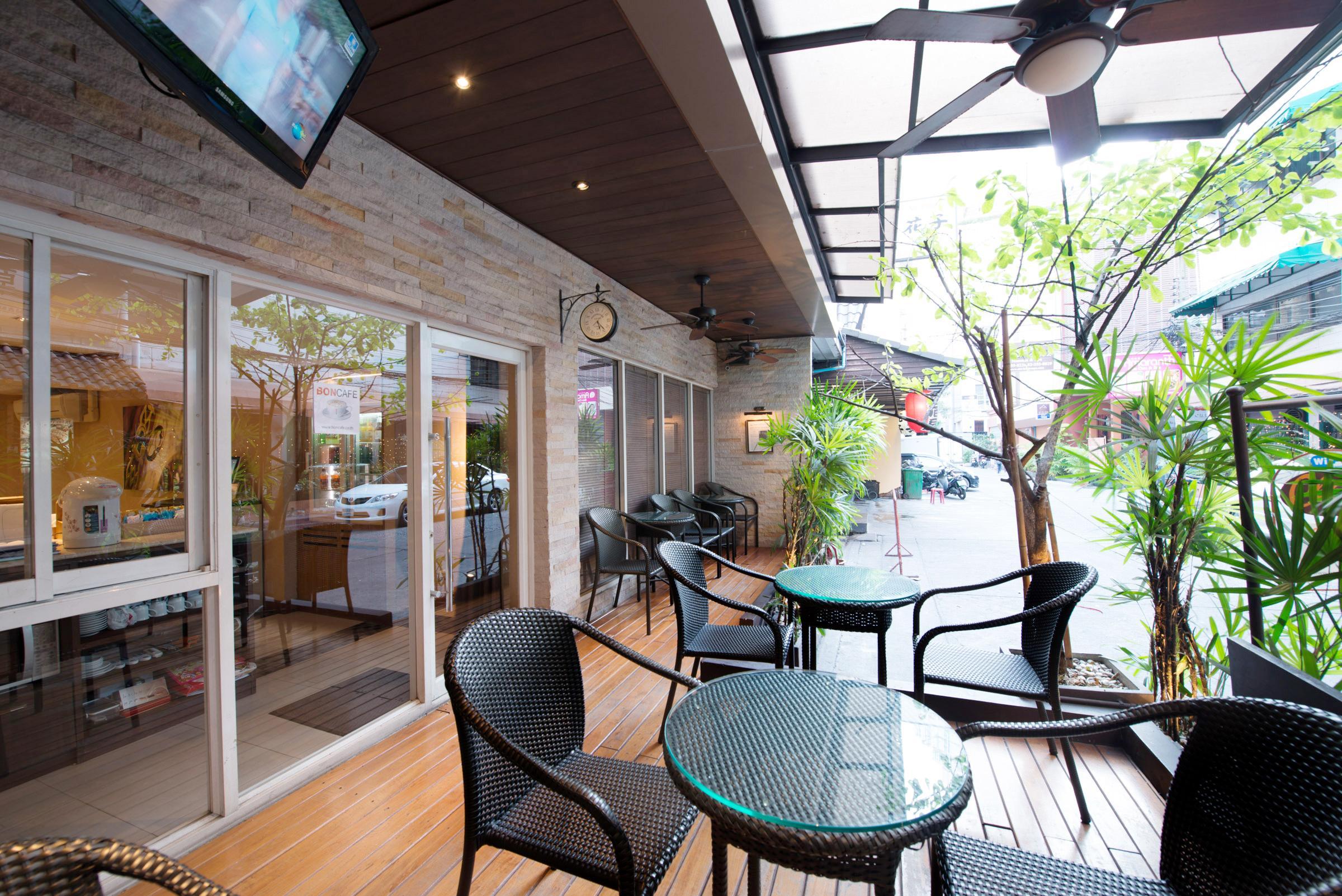 The Key Bangkok Hotel Exterior photo
