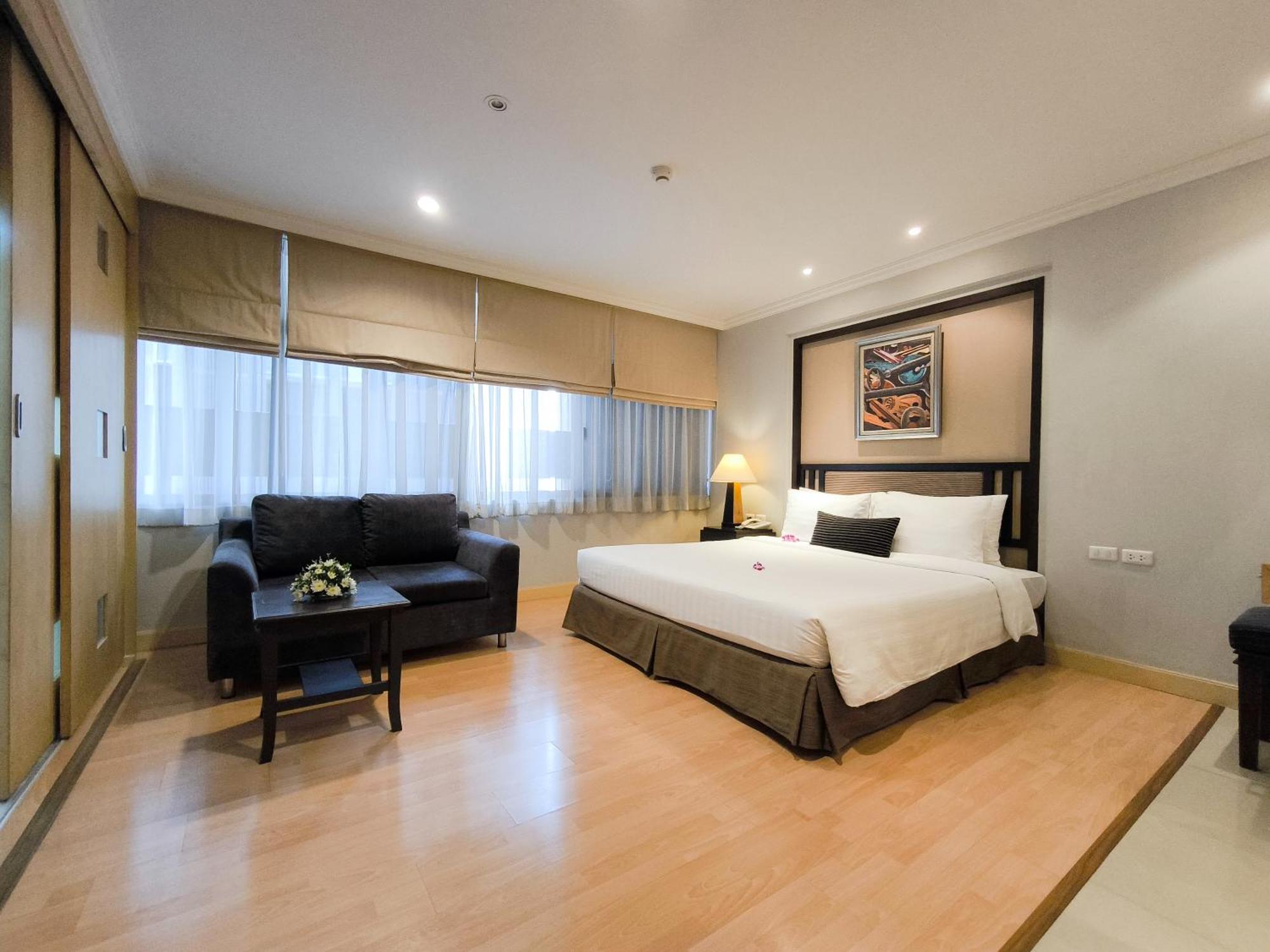The Key Bangkok Hotel Exterior photo