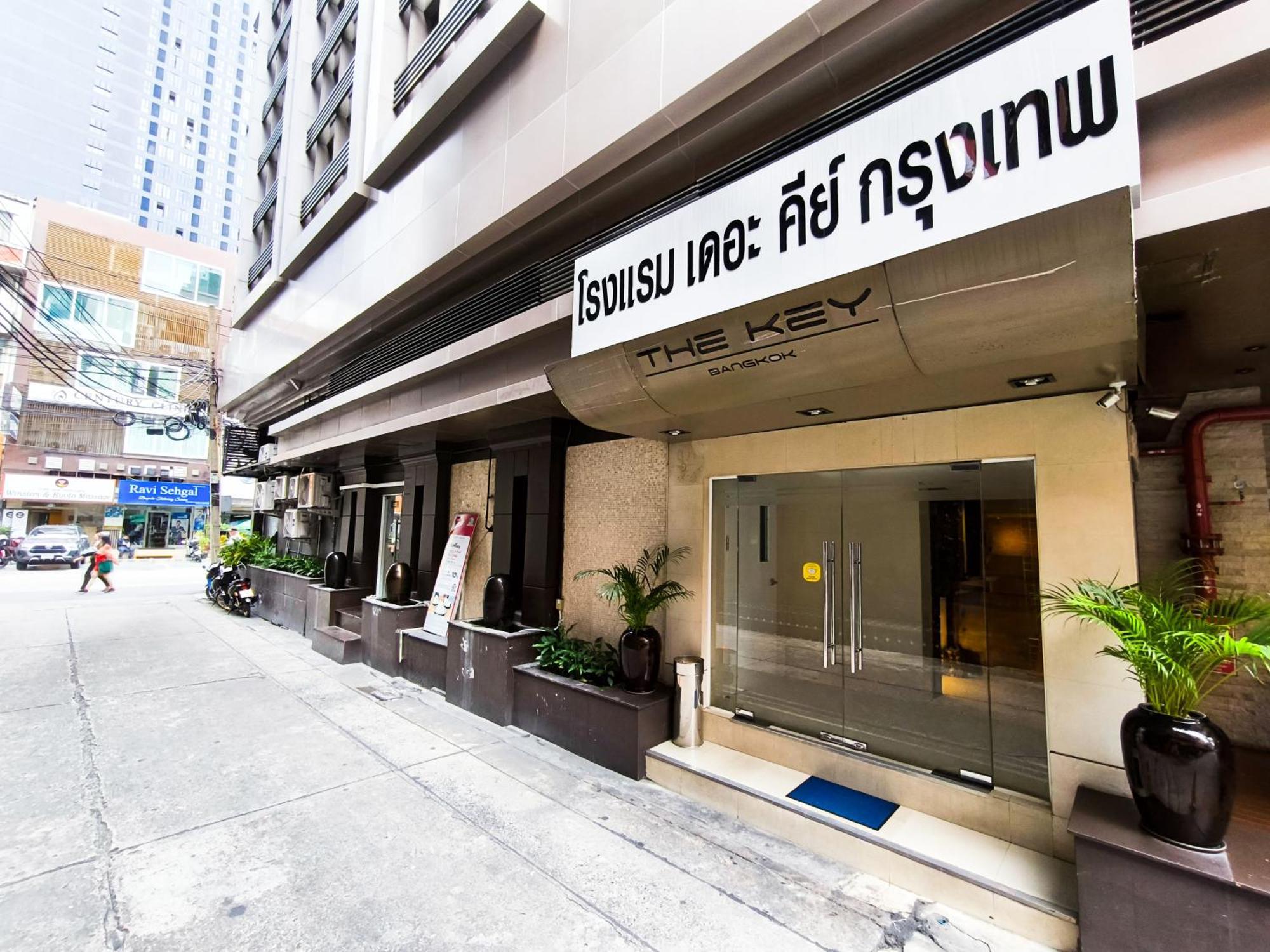 The Key Bangkok Hotel Exterior photo