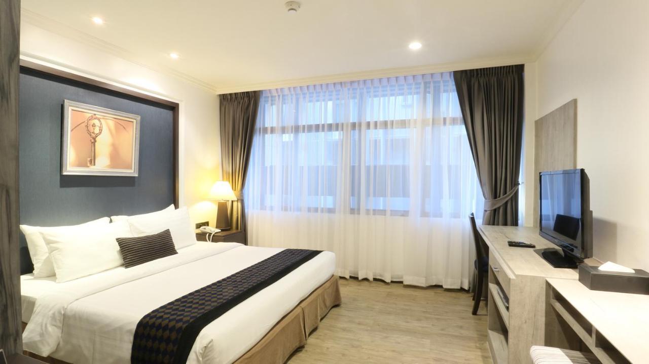 The Key Bangkok Hotel Exterior photo