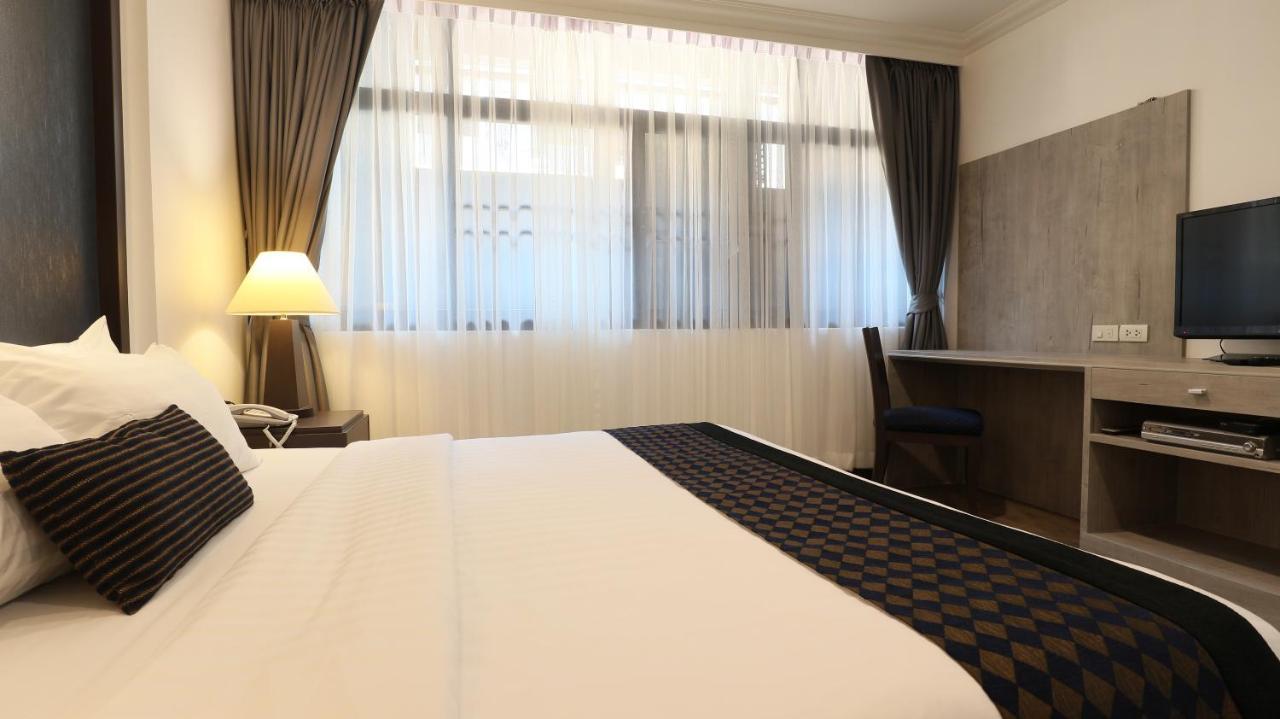 The Key Bangkok Hotel Exterior photo