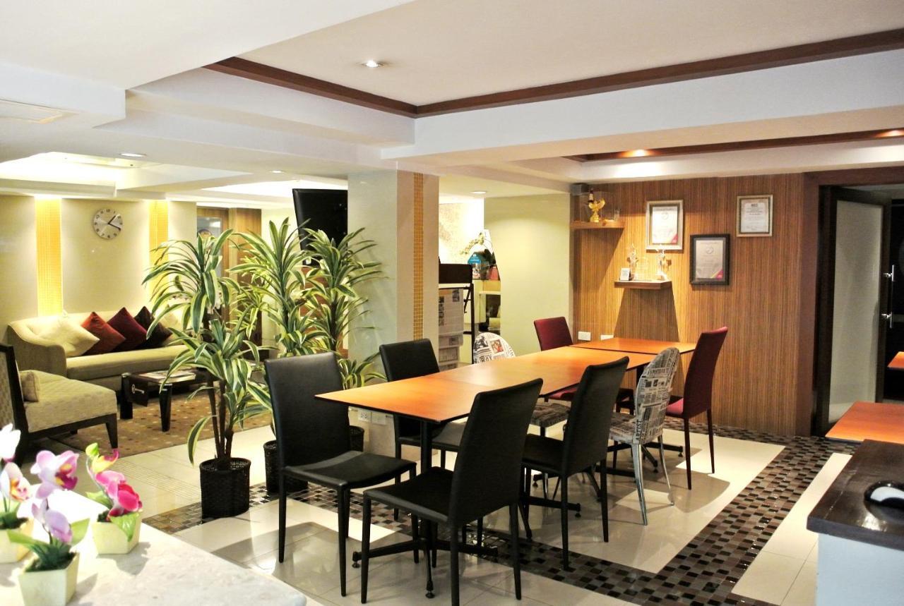 The Key Bangkok Hotel Exterior photo